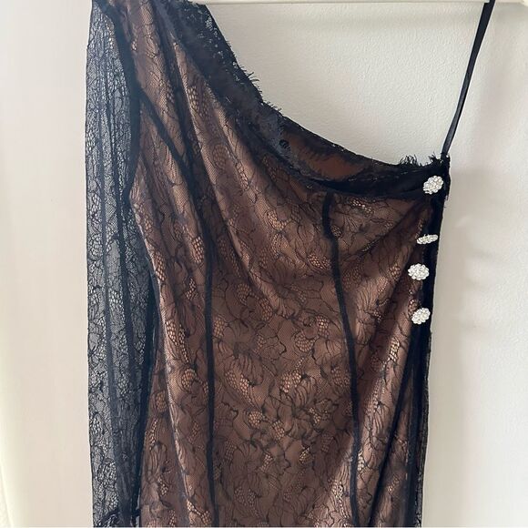 MAJORELLE Carley Gown in Black - Picture 4 of 7